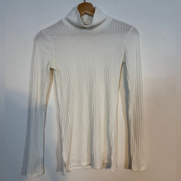 Wilfred Free Ribbed Knit Turtleneck Sweater – Off-White – Size XS - Picture 2 of 7